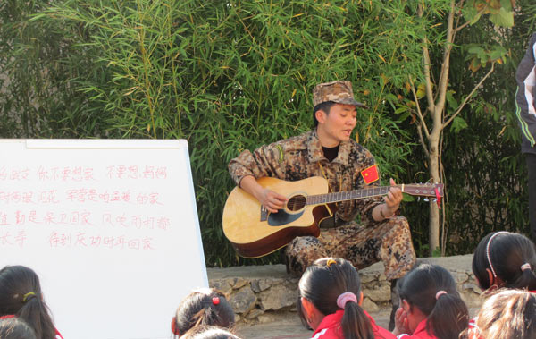 军训唱军歌学习 鼓舞志气