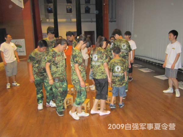 夏令营抢板凳游戏